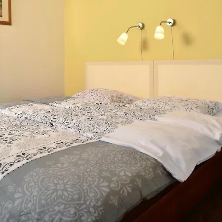 Apartment Irisis Chvalec